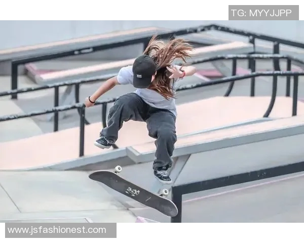 成都滑板队荣登滑板比赛经验排行榜第一名展现实力与风采 成都滑板队荣登滑板比赛经验排行榜第一名展现实力与风采