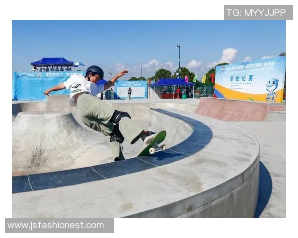 深圳滑板队的默契之道:揭秘滑板巨献背后的团队配合与精神 深圳滑板队的默契之道:揭秘滑板巨献背后的团队配合与精神